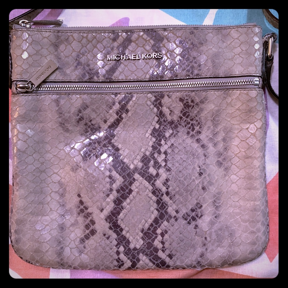 MiChael Kors crossbody